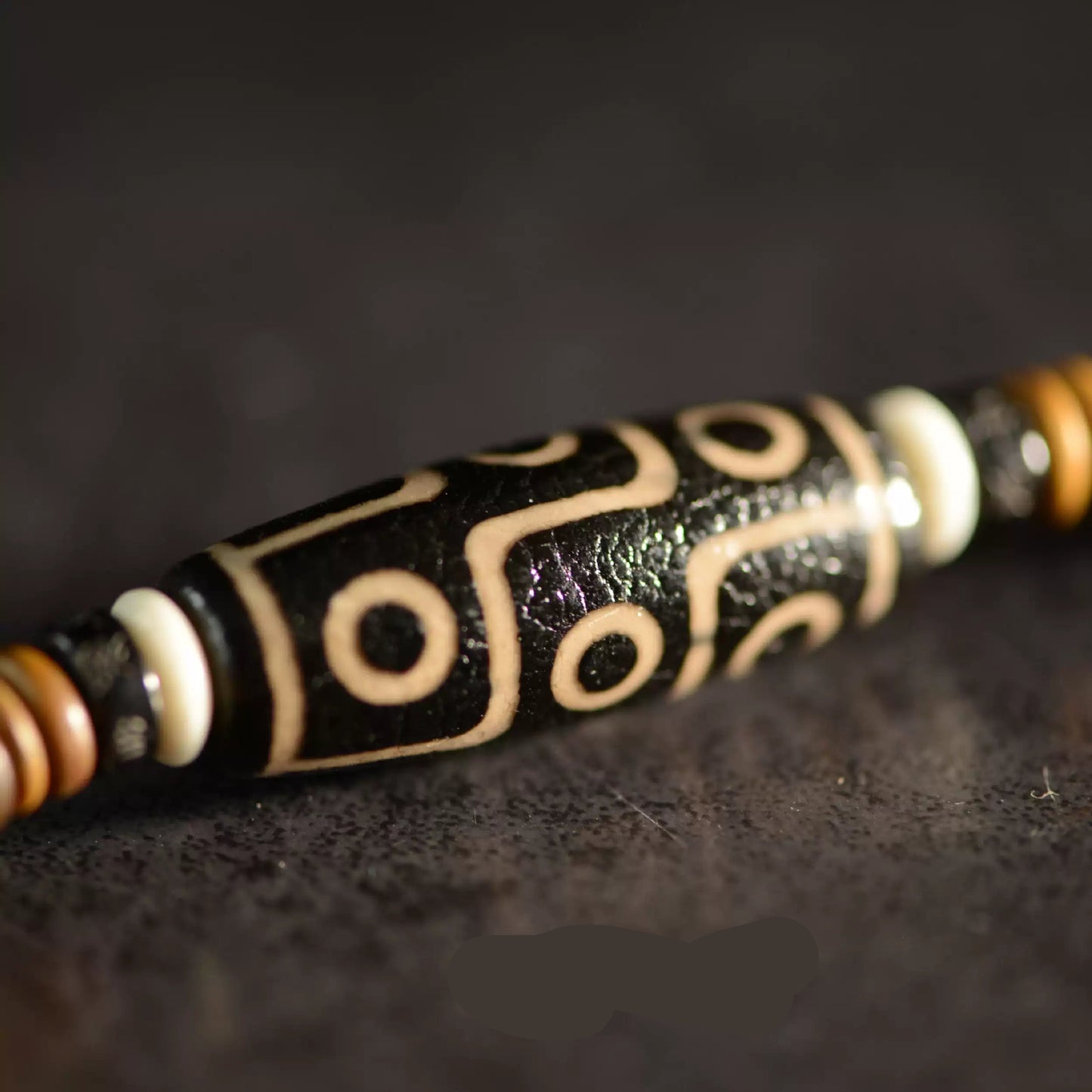 Tibetan Double-Layer Nine-Eyed Dzi Bracelet with Green Sandalwood