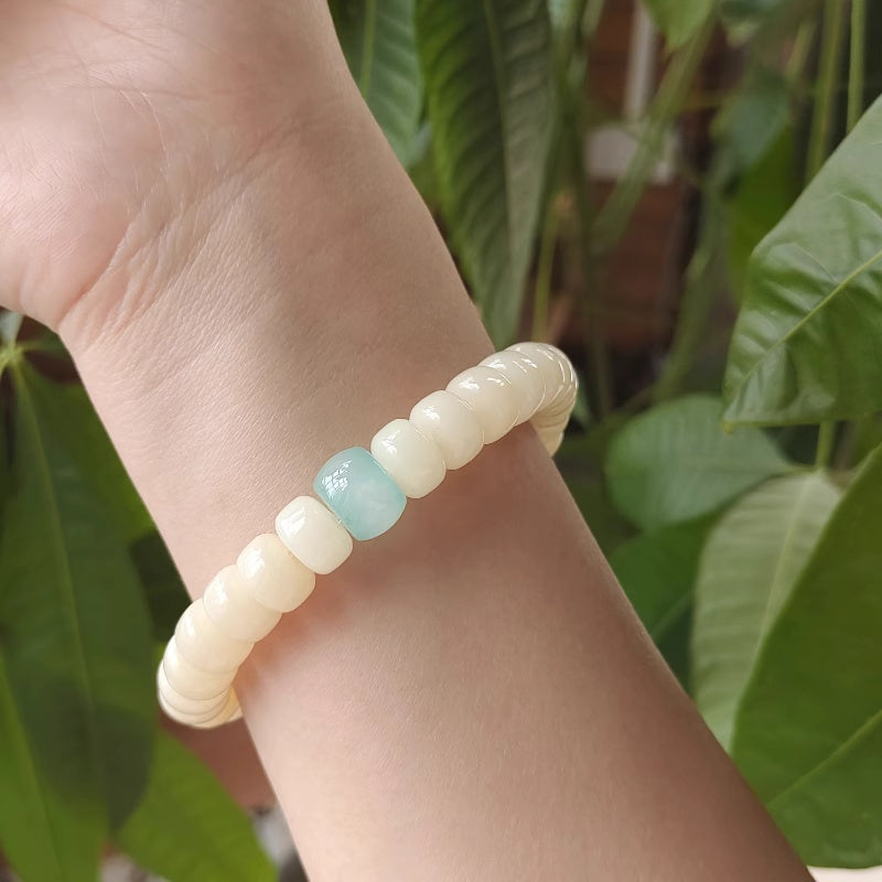 Snow Mountain White Bodhi Root Bracelet with Green Glass Bead