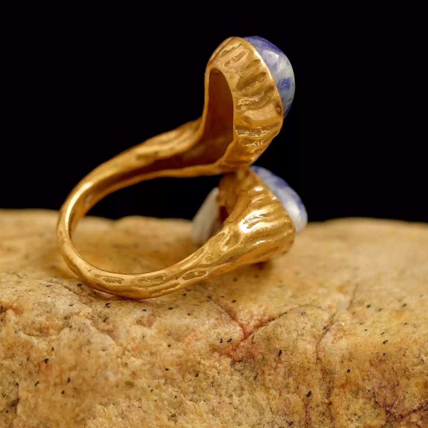 Tibetan Handcrafted Agate and Enamel Ring – Intricate Natural Stone and Traditional Enamel Work