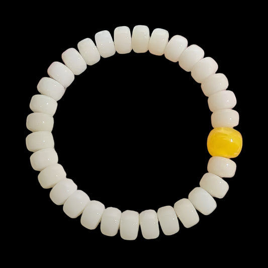 Snow Mountain White Bodhi Root Bracelet with Green Glass Bead