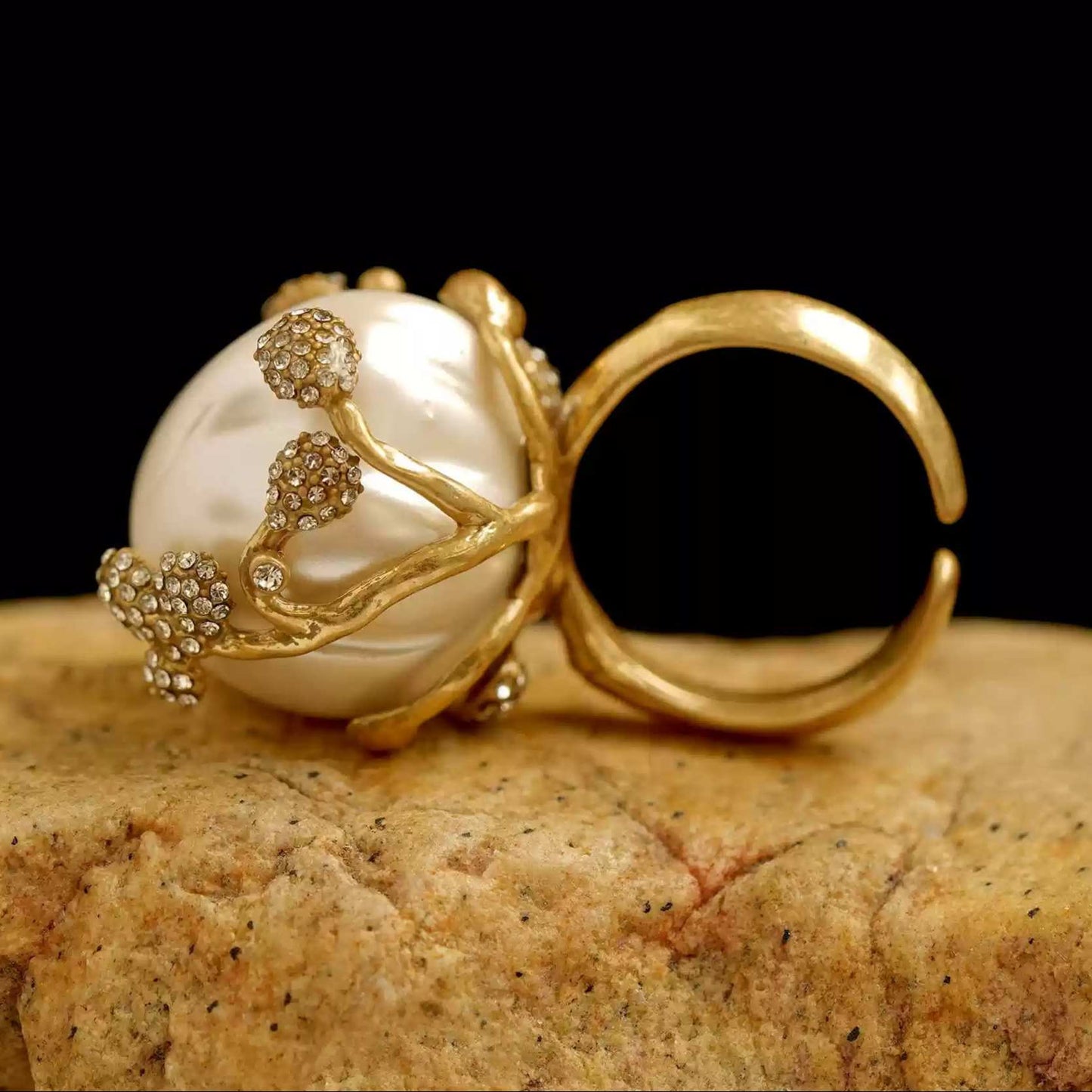 Tibetan Handcrafted Agate and Enamel Ring – Intricate Natural Stone and Traditional Enamel Work