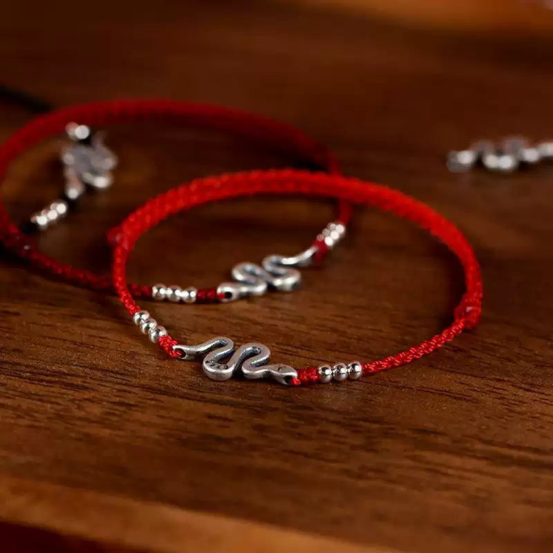 Lucky Snake Knot Bracelet – Handwoven 925 Silver Red & Black Threads