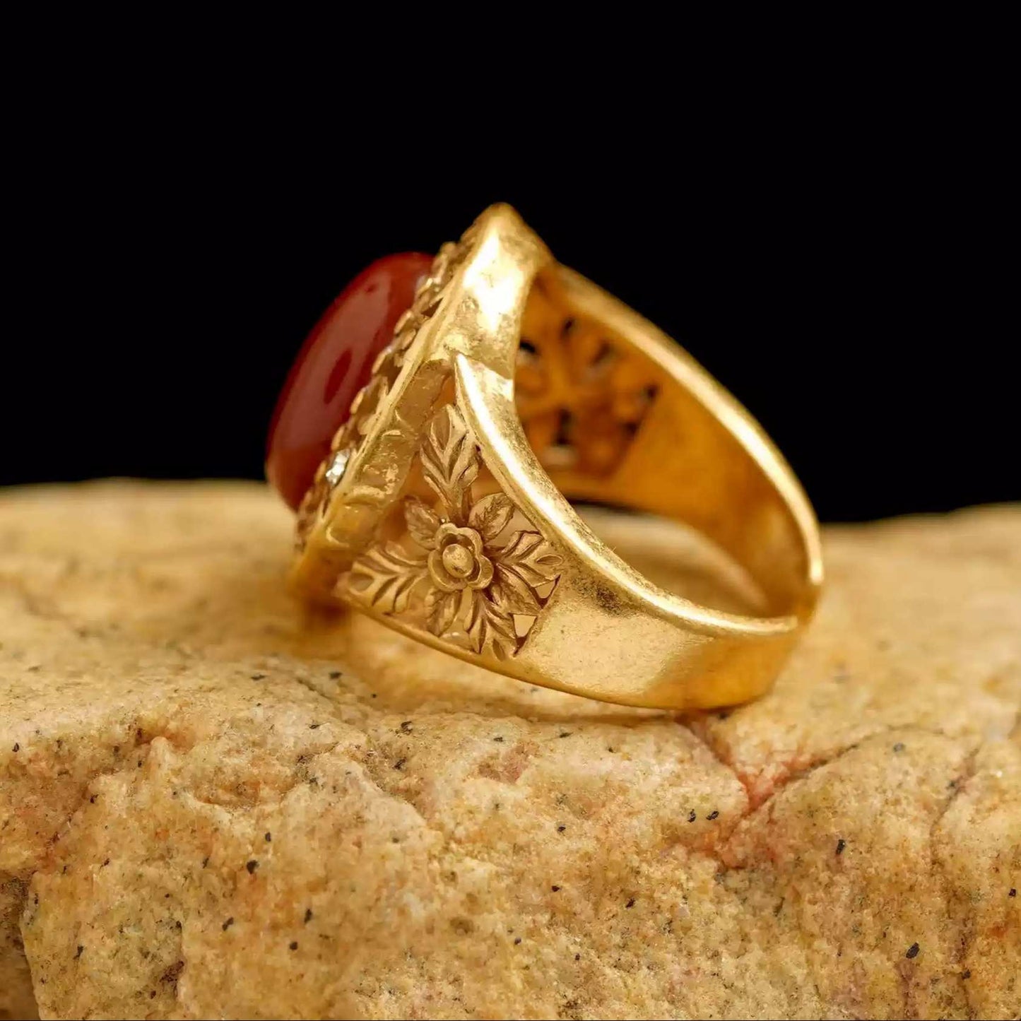 Tibetan Handcrafted Agate and Enamel Ring – Intricate Natural Stone and Traditional Enamel Work